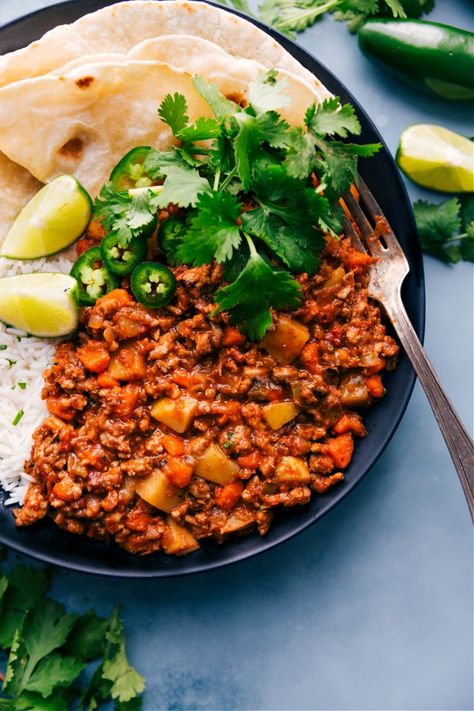 Turkey Picadillo Italian Couscous, Turkey Picadillo Recipe, Turkey Picadillo, Sweet Potato Quinoa Salad, Pan Sausage, Tacos Easy, Easy Roasted Vegetables, Quinoa Tacos, Picadillo Recipe