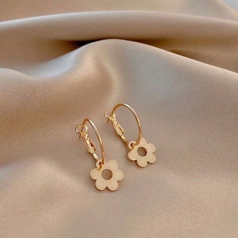 Lucky Flower, Flower Dangle Earrings, Hoop Earrings Style, Heart Dangle Earrings, Gold Collar, Metal Wire, Heart Jewelry, Earrings Jewelry, Shape Patterns