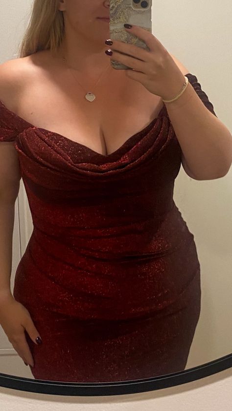 Evening gown, evening dress, dark red dress, burgundy dress, off shoulder dress, midsize evening gown, curvy evening gown Midsize Evening Gown, Red Dress Curvy Classy, Dark Red Dress Mid Length, Midsize Gown, Dark Red Dress Midi Bodycon, Red Dress Hot Plus Size, Dark Red Dresses, Burgundy Dress, Corte De Cabelo Masculino