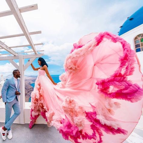 Now this is a dress to-die-for! Big, fluffy and most of all, pink! Who wants something like this too? Raise your hands! Photo… Summer Color Trends, Prewedding Photo, Instagram Couples, Spring Summer Wedding, Wedding Color Trends, Munaluchi Bride, Bride Magazine, Black Love Couples, Black Bride