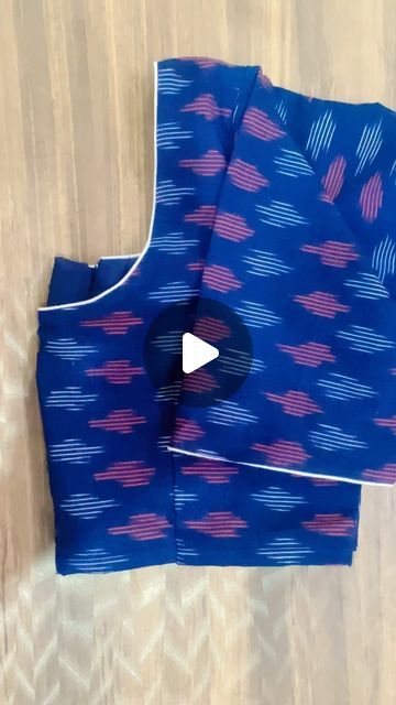 Rafiya Kouser on Instagram: "Invisible piping on neckline  # invisible piping  # blouse neck  # blouse back  # stitching" Piping Blouse, Blouse Back, Blouse Neck, Fashion Sewing, Piping, Round Neck, Stitching, Sewing, On Instagram