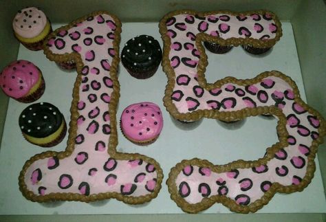 Cheetah Print Pull-Apart Cake for a 15th birthday! #CupYourCakes Pull Apart Cakes, Pull Apart Cake, Pull Apart Cupcakes, Pink Cupcakes, 15th Birthday, Pull Apart, Bday Ideas, More And More, 5th Birthday