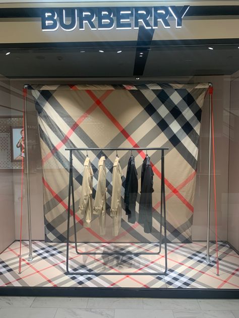 Luxury Shopping Mall, Burberry Store, Burberry Shop, Snow Trip, Store Windows, Auckland New Zealand, Display Board, Black Aesthetic Wallpaper, Luxury Shopping