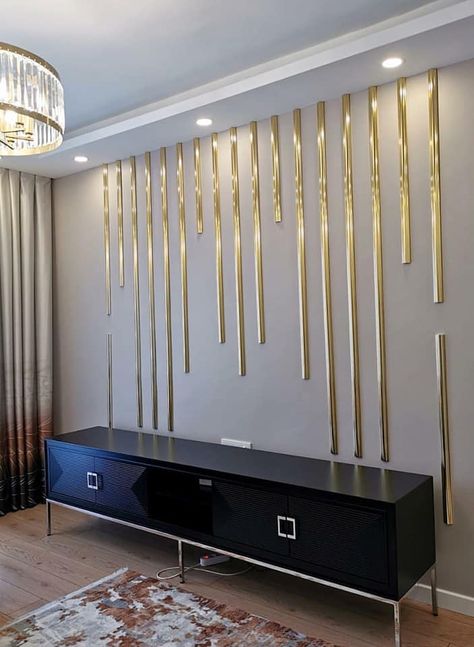 Gold Wall Trim Ideas, Accent Wall With Gold Lines, White And Gold Accent Wall, Wall Panels Ideas, Gold Accent Wall, Wall Color Combination, Instagram Wall, House Wall Design, Wall Decoration Ideas