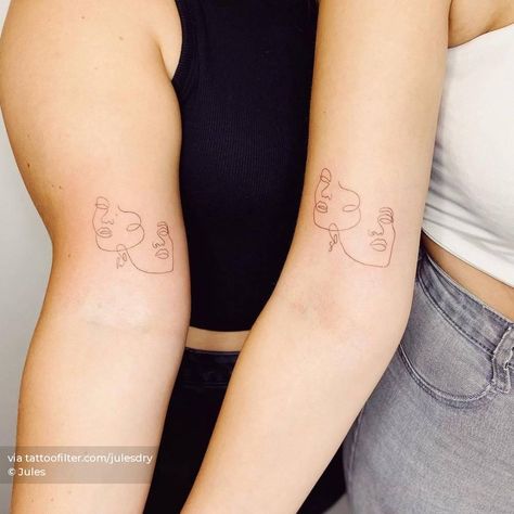 Fine Line Best Friend Tattoos, Friends Tv Show Tattoo, Tattoo Ideas Friends, Tattoo For Best Friends, Faces Tattoo, Show Tattoo, Line Faces, Matching Tattoos For Best Friends, Tattoos For Best Friends