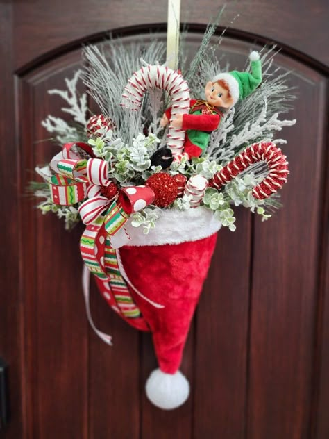 Santa Hat Door Hanger, Santa Hat Decorating Ideas, Kids Wreath, Christmas Decor Diy Cheap, Homemade Christmas Ornaments Diy, Christmas Door Hangings, Santa Cap, Christmas Decorations Centerpiece, Christmas Decorations Diy Crafts