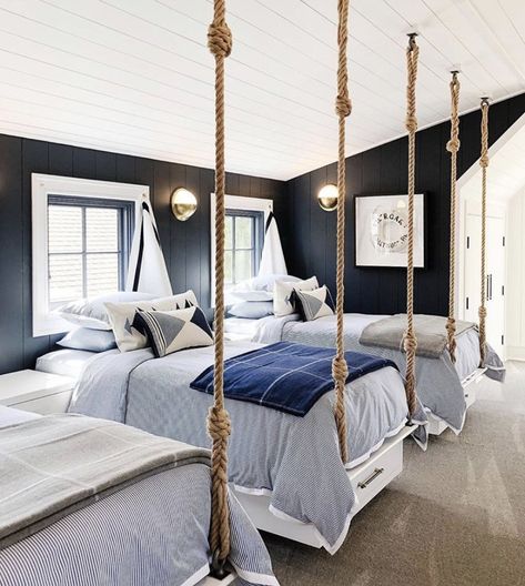 Coastal Bunk Room, Floating Photography, Beach House Bunk Room, Bunk Room Ideas, Room Beds, Bunk Bed Rooms, Ideas Habitaciones, Lake House Interior, Beach House Bedroom