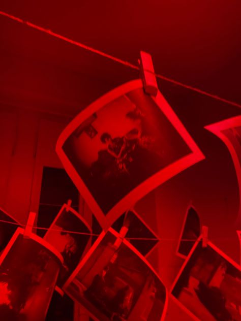 Photography Red Room, Black Room Photography, Photo Dark Room, Red Cinematography Aesthetic, Dark Room Aesthetic Photography, Red Room Photography, Red Film Aesthetic, Rune Kristiansen, Dark Cinematography