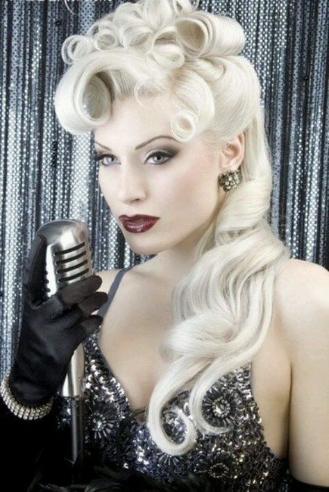 Lounge singer Rockstar Hairstyles, Cabelo Pin Up, Rockabilly Hair, Pin Up Hair, Rockabilly Fashion, Retro Hairstyles, Cabaret, Great Hair, Vintage Hairstyles