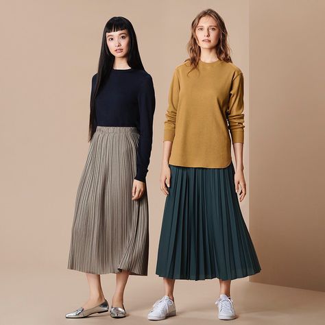 @uniqlousa on Instagram: “#MadeForAll Seasons: #Uniqlo pleated skirts pair perfectly with your favorite t-shirt now and your favorite sweater later. #SimpleMadeBetter” Uniqlo Skirt, Flower Midi Skirt, Uniqlo Women Outfit, Uniqlo Style, Slip Dress Outfit, Pleated Skirt Outfit, Blue Pleated Skirt, Knit Sweater Outfit, Blue Midi Skirt