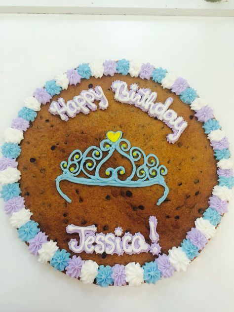 Princess Cookie Cake, Disney Princess Cookies, Cake Princess, Cookie Cake Designs, Princess Cookies, Cookie Cakes, Crown Cake, Princess Theme, Princess Cake