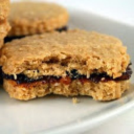 Double Wide Kitchen, Oat Cookies Recipe, Sandwich Cookies Filling, Oat Cookie Recipe, Wide Kitchen, Date Cookies, Instant Oatmeal, Shortbread Recipes, Filled Cookies