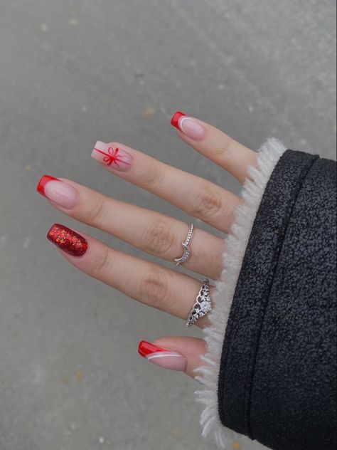 Nail inspo | square nails design | red nails | red glitter nails | french tip | christmas design | nail art | 2022 | fashion trends | viral nails | trendy nails | winter nails | ornaments | present nails | ribbon drawing on nails | minimalist | festive nails | rings | #fashion #nails #christmas #christmasornaments #christmasnails #nailart #naildesign #rednails Christmas Ribbon Nails Designs, Red Present Nails, Winter Christmas Nails Square, Trendy Christmas Nails 2025, Christmas Nails Ribbon, Christmas Nails Present Design, Christmas Nails Square Red, Christmas Ribbon Nails, Christmas Nails Drawing