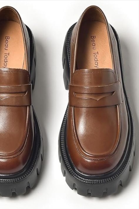 Brown chunky loafer are perfect for fall! I found a similar style for cheaper on Amazon linked here! Brown Chunky Loafers, Brown Formal Shoes, Loafers Chunky, Chunky Loafer, Ny Outfits, Chunky Loafers, Brown Fall, Brown Loafers, Closet Goals