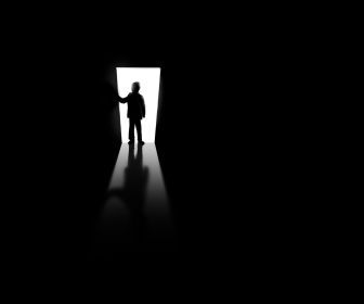 doorway silhouette - but with a woman or little girl. Dark Sillouhette, Door Aesthetic Dark, Dark Room Illustration, Doorway Silhouette, Scary Photography, Dark Void, Dark Doors, Door Way, Graphic Book