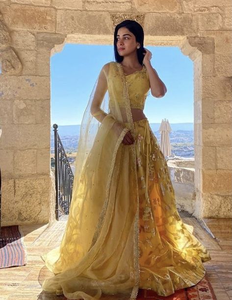 Anmol Baloch, Lehenga Dupatta, Desi Wedding Dresses, Yellow Lehenga, Luxury Pret, 3 Piece Outfit, Desi Wedding, Organza Dupatta, Garment Bag