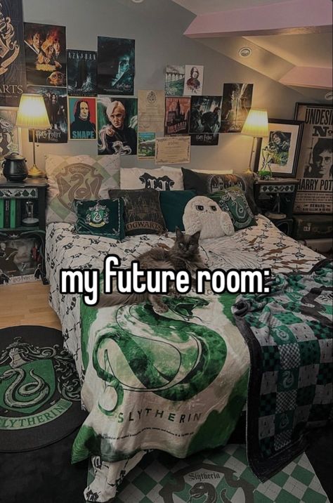 Slytherin Aesthetic Bedroom, Slytherin Inspired Bedroom, Harry Potter Room Ideas Bedrooms, Slytherin Bedroom Ideas, Slytherin Room Ideas, Slytherin Room Decor, Slytherin Dorm Room, Slytherin Bedroom, Hogwarts Bedroom