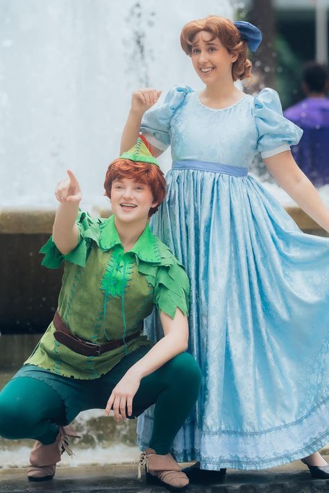 Wendy Cosplay, Castle Show, Peter Pan Cosplay, Peter Pan And Wendy, Group Photoshoot, Wendy Darling, Peter Pan Disney, Peter And Wendy, Princess Face