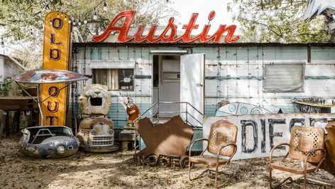 Where weird Austin and techy Austin meet Road Trip Texas, Texas Artwork, Austin Murals, Austin Art, Texas Travel, Texas Hill Country, Neon Art, The Grove, Austin Texas