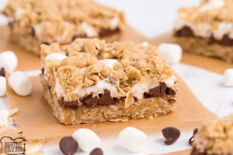 MARSHMALLOW OATMEAL CHOCOLATE CHIP BARS - Butter with a Side of Bread Oatmeal Cookie Crust, Simple Oatmeal, Candy Cookies Recipes, Mini Desert, Homemade Cream Corn, Oatmeal Chocolate Chip Bars, Italian Cream Soda, Marshmallow Bars, Oatmeal Cookies Easy