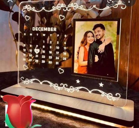 Calendar Frame, Unique Photo Frames, Photo Lamp, Diy Valentine's Cards, Custom Photo Frames, Spotify Code, Wet Felting Projects, Photo Frame Gift, Countdown Calendar