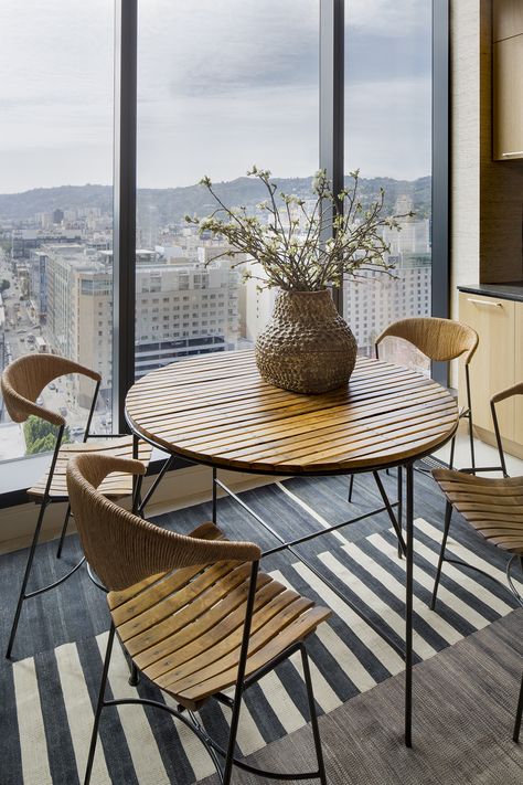 Dining Space l Hollywood Proper Residences Penthouse. Kelly Wearstler Dining Room, Kelly Wearstler Outdoor Design, Kelly Wearstler Bar, Kelly Wearstler Chair, Kelly Wearstler Broad Beach, Eclectic Office, Kelly Wearstler Interiors, Random Decor, Interiors Kitchen