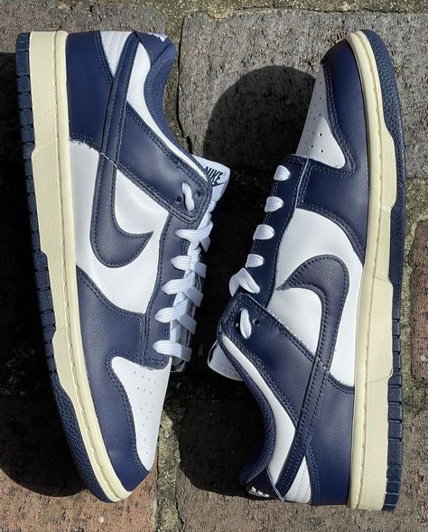 Nike Dunk Low Vintage Navy, Gymnastics Shoes, Air Force Shoes, Nike Shoes Air Force, Streetwear Shoes, All Nike Shoes, Swag Shoes, Blue Nike, Sneakers Blue