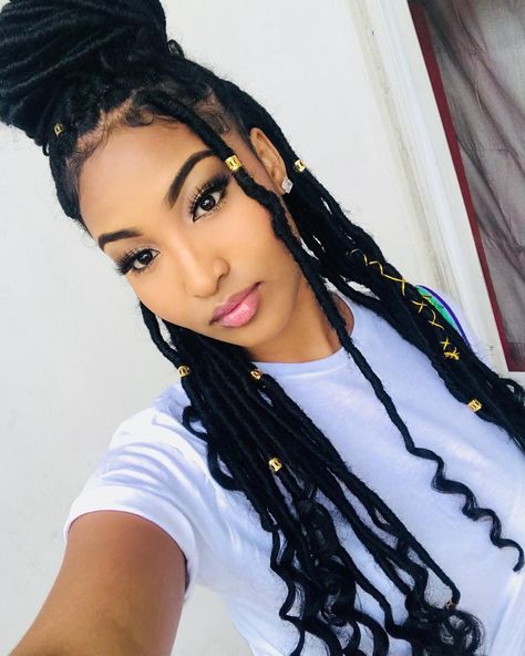 👌🏾 @shenseea Selfie🤳🏻 Blonde Box Braids, Braided Prom Hair, Faux Locs Hairstyles, Long Box Braids, Cool Braid Hairstyles, Box Braids Styling, African Braids Hairstyles, Locs Hairstyles, Box Braids Hairstyles