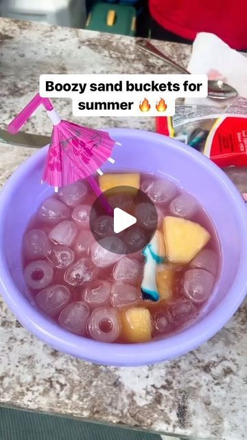 Viral Drinks Media on Instagram: "Fun summer drink idea: Boozy sand buckets 🌊☀️ (via mlb_2020) #viral #drinks" Beach Bucket Drinks, Board Party Ideas, Beach Bday, Fun Summer Drinks, Board Party, Beach Bucket, Bahama Mama, Summer Drink, Fun Summer