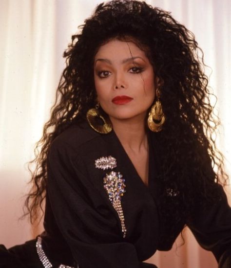 LaToya Jackson Mariah Carey Hair, La Toya Jackson, Latoya Jackson, Bf Bf, African American Museum, Jackson Bad, Michael Jackson Smile, Black Comics, Michael Jackson Bad