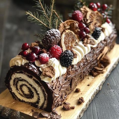 Traditional Yule Log, Christmas Log Cake, Yule Log Cake Recipe, Chocolate Yule Log, Yule Log Cake, Log Cake, The Spirit Of Christmas, Christmas Food Gifts, Yule Log