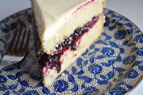 Blueberry Cake Filling Recipe, Cake With Blueberry Filling, Lemon Curd Frosting, Lemon Curd Cream Cheese, Lemon Curd Cream, Blueberry Filling, Cake Filling Recipes, Cake Writing, Blueberry Compote