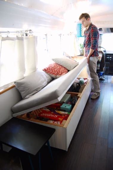 Film Decor, Diy Seating, Tiny House Storage, Smart Bed, Trendy Apartment, Storage House, Small Space Solutions, Furniture Couch, Rv Camper