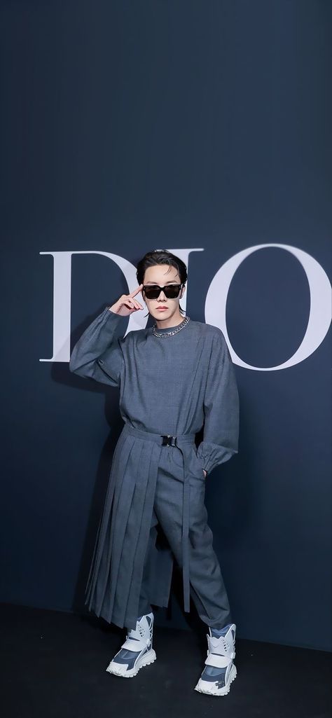 Jhope Dior, Wallpaper Jhope, Hoseok Wallpaper, Hobi Bts, Jung Hoseok, Phone Wallpaper, Dior, Bts