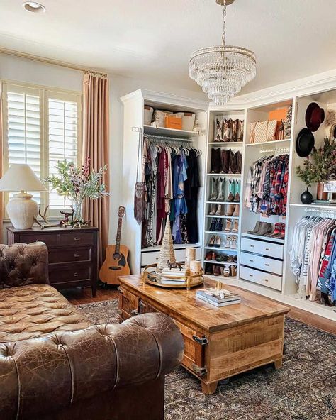 Bedroom Into Closet, Spare Room Walk In Closet, Bedroom Turned Closet, Spare Bedroom Closets, Spare Room Closet, Dream Dressing Room, Home Office Closet, Dressing Room Decor, Dressing Room Closet