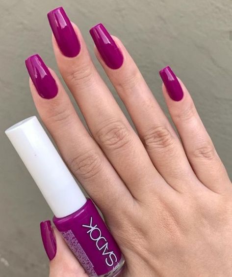 Square Magenta Nails, Majenta Color Nail Art, Magenta Nails Acrylic, Magenta Acrylic Nails, Uñas Color Magenta, Fuschia Nails, Nail Tips Coffin, Easy Diy Nails, Burgundy Acrylic Nails