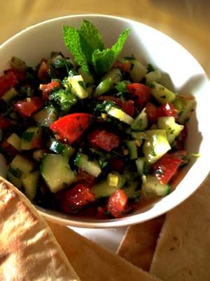 Lebanese Salata Tomatoes And Cucumbers, Salad Inspiration, Home Cooked Meals, Crowd Pleasing Recipes, Vegetarian Main Dishes, Allergy Friendly Recipes, Lebanese Recipes, Healthy Salad, Food Shows