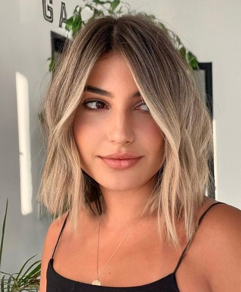 Balayage Short Blonde Hair, Balayage Hair Blonde On Short Hair, Short Hair Color Balayage, Blonde Hair Color Ideas For Brunettes Short Hair, Short Hair Color Blonde, Balayage In Short Hair, Balayage On Short Hair Blonde, Brown To Blonde Balayage Short Hair, Brunette To Blonde Balayage Short Hair