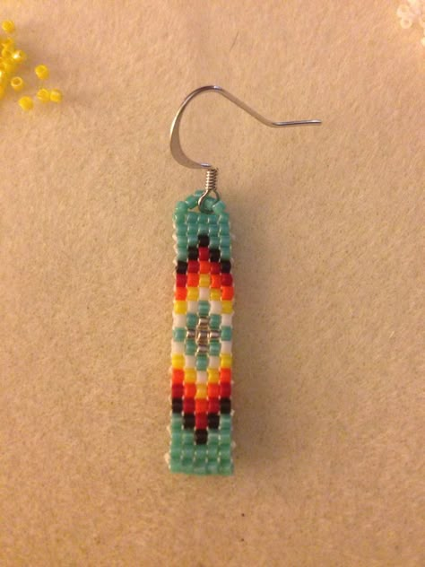 Simple Bead Earrings, Beautiful Beaded Earring, Seed Bead Jewelry Patterns, Beaded Jewelry Earrings, Native Beading Patterns, Native Beading, Bead Loom Designs, Stitch Earrings, Beaded Earrings Native