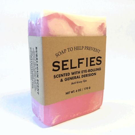 These Snarky Bar Soaps Are Perfect For Clean Bodies and Dirty Minds Whiskey River Soap, Funny Soap, Soap Packaging Design, Raspberry Lips, Soap Ideas, Soap Labels, Soap Shop, Funny Candles, Soap Packaging