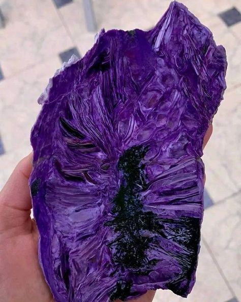 Geology Addictive | Astonishing and Extremely Rare Charoite Rough Slab♡ | Facebook Charoite Crystal, Siberia Russia, Rock Of Ages, Pretty Rocks, All Things Purple, Minerals And Gemstones, Rocks And Gems, Natural Gifts, Gems And Minerals