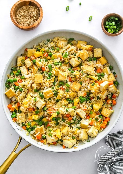 Fried Rice Recipe Indian, Tofu Fried Rice, Tofu Fried, Vegetarian Fried Rice, Tofu Rice, Vegan Fried Rice, Thai Fried Rice, Fried Rice With Egg, Indian Rice Recipes