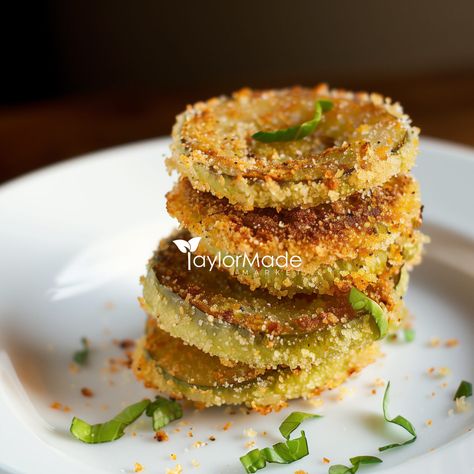 The Best Fried Green Tomatoes – TaylorMade Market Green Fried Tomatoes Recipes, Green Fried Tomatoes, Best Fried Green Tomatoes, Vanilla Meringue Cookies, Miso Eggplant, Peach Popsicles, Fried Green Tomatoes Recipe, Tomatoes Recipes, Summertime Snacks