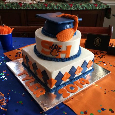 Tyler's SHSU Graduation Cake. Vanilla with rasberry filling. Wonderful! Rasberry Filling, Grad Decorations, High School Graduation Cakes, Graduation Boards, College Grad Party, Trunk Party, How To Cook Broccoli, Outdoor Graduation Parties, Cooking Whole Chicken