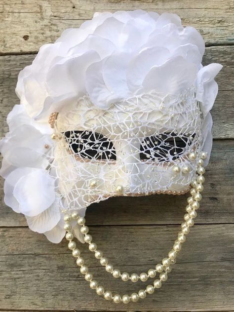 Masquerade Ball Dresses, Masquerade Mask Diy, Mask Masquerade Ball, Masquerade Ball Gowns, Mask Ball, Gothic Party, Theme Carnaval, Masquerade Ball Mask, Costume Carnaval