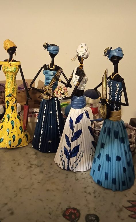 Handmade African NewsPaper Craft dolls by Cre8lance Creative African Paper Dolls, Craft With Newspaper, African Dolls Handmade, Paper Figurines, Craft With Paper, Diy Craft Paper, Newspaper Craft, Newspaper Crafts Diy, Paper Dolls Diy