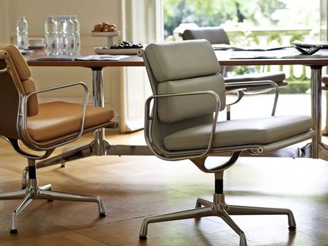 Eames Office Chair, Eames Design, Office Chair Accessories, Eames Office, Vitra Design, Aluminum Chairs, Innovative Furniture, Charles Ray, Swivel Office Chair