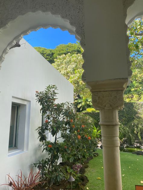 Oahu Waikiki, Al Andalus, Shangri La, Andalusia, Travel Aesthetic, Oahu, Islamic Art, Future House, Garden Arch