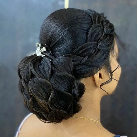 Bride Hairstyle, Beautiful Hairstyle, Bun Hairstyle, Indian Bridal Hairstyles, Bridal Hairstyles, Bride Hairstyles, Hairstyle Ideas, Indian Bridal, Bun Hairstyles