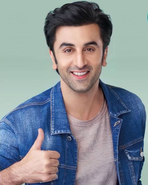 Ranbir Kapoor Hairstyle, Love Profile Picture, Alia Bhatt Photoshoot, Gym Guys, Bollywood Couples, Men Haircut Styles, Diamond Face, Actor Picture, Winter Scenery